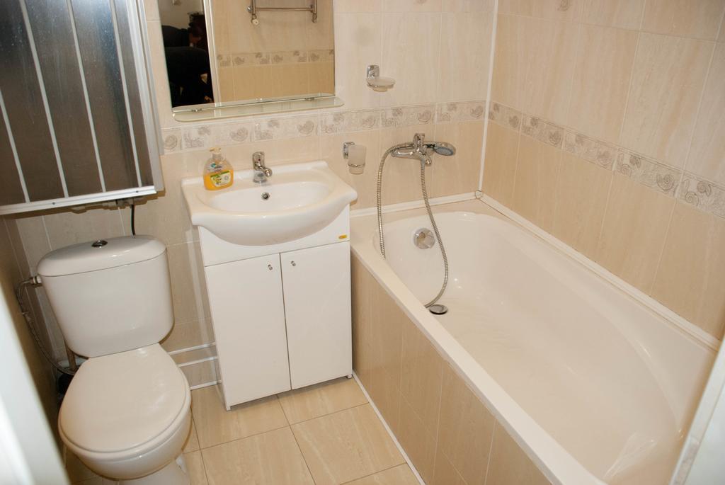 Apartment On Akademika Lazarenka 48A Lviv Exteriör bild
